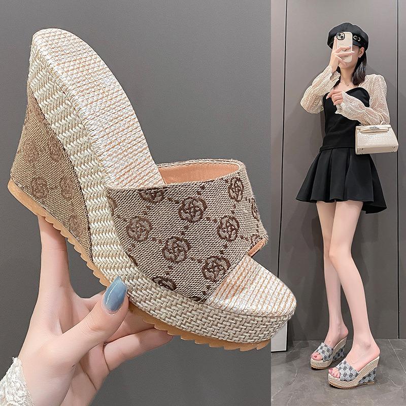 Sommer neue Damen Keilsandaletten Außenhandel lässige Keilabsatz dicksohlige Sandaletten Sommer dicksohlige wasserdichte Plateau