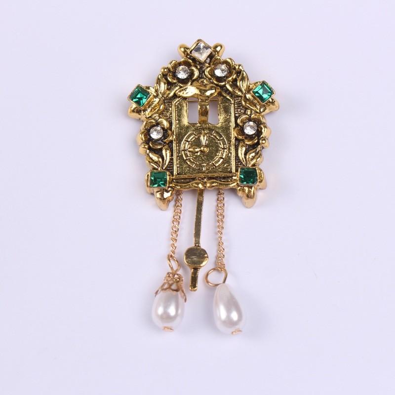 Vintage Palace Style Brooch For Women With Alloy Geometric Decorative Pin Accessory
