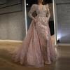 Elegante Abito da Sera Lungo Rosa in Pizzo a Manica Lunga con Scollo a V e Strascico Vita Alta Silhouette da Principessa Eventi Formali