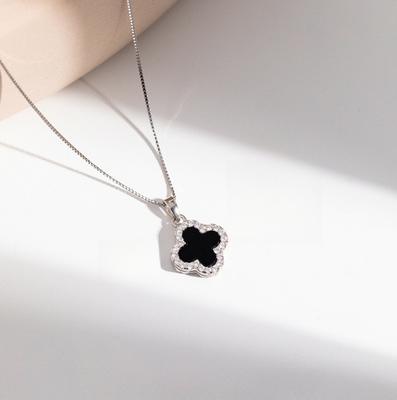 Double-sided Four-leaf Clover Necklace for Women New Light Luxury Niche Design High-end Temperament Sweater Chain Gift