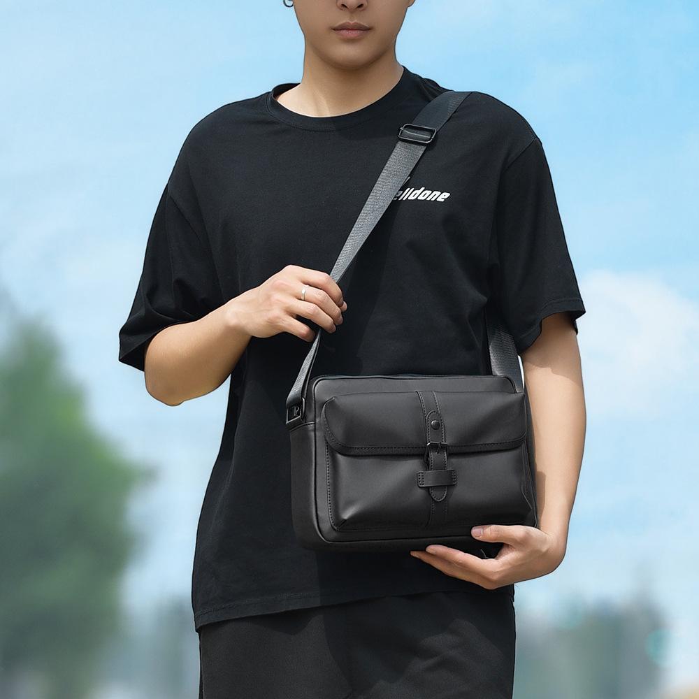 Men's One-shoulder Crossbody Bag Simple Lightweight Nylon Cloth Postman Bag Casual and Versatile Commuting Bag