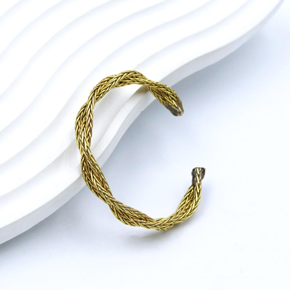 Chic Metal Twist Braid Open Bracelet - European & American Niche Design, Cold Temperament Style