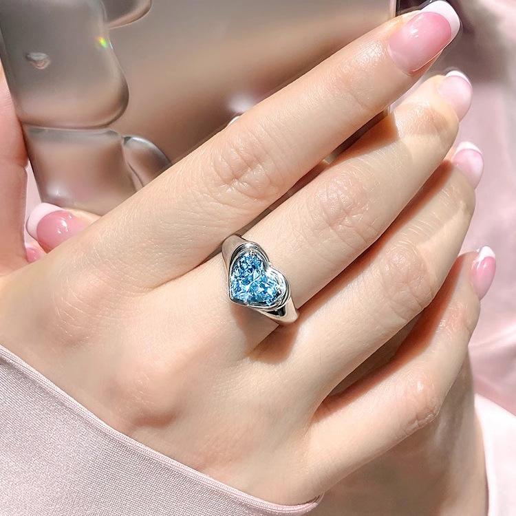 Love Color Treasure Ring 2 Carat Blue Diamond Aquamarine Artificial Diamond Niche Premium Heart Pendant Necklace Female