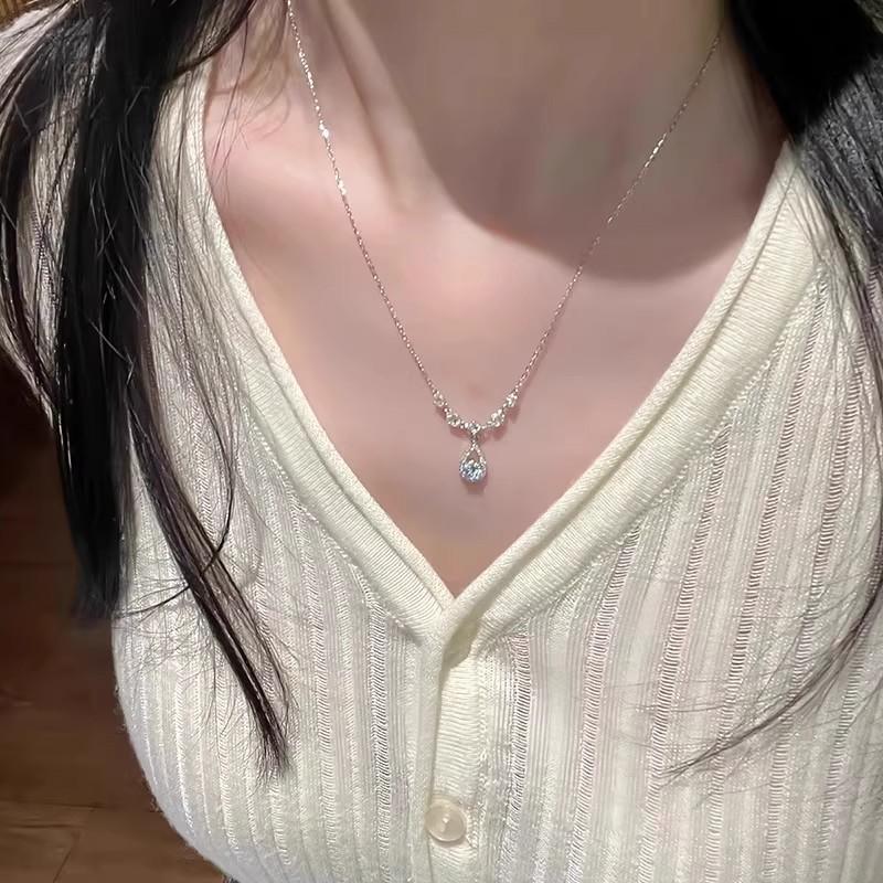 Sparkling V-Shape Zircon Teardrop Necklace Elegant Fashion Versatile Women's Collarbone Chain