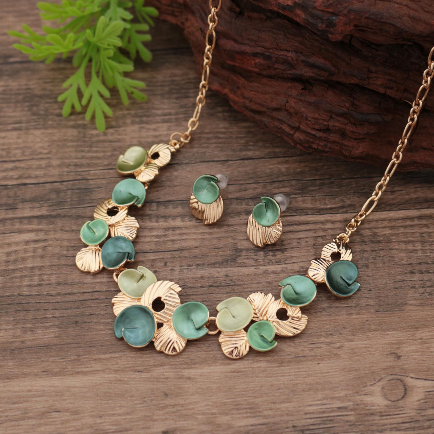 

Новый цвет живопись маслом геометрический лепесток серьги-пусеты ожерелье набор, женская мода высококлассное цветочное ожерелье