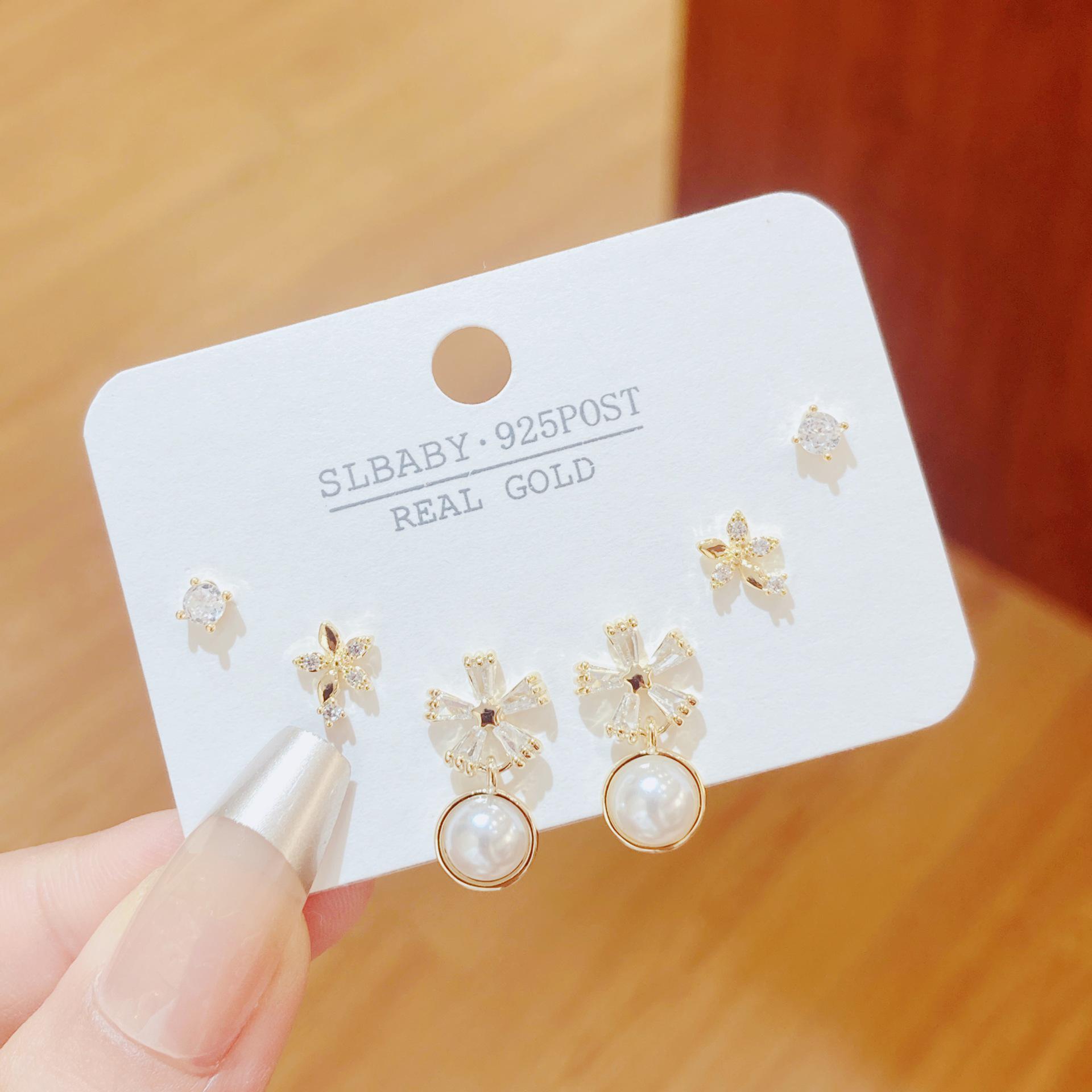 

Гипоаллергенный набор мини-серег из циркона с золотым покрытием для женщин