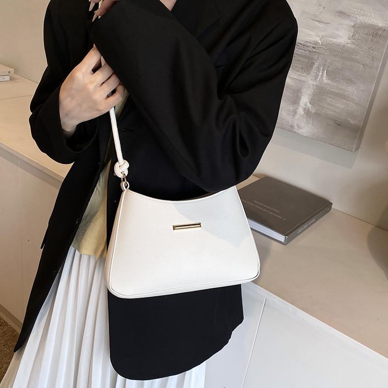 Trendy 2024 Autumn Season Stylish High-quality Women's Moon Bag With Elegant Design