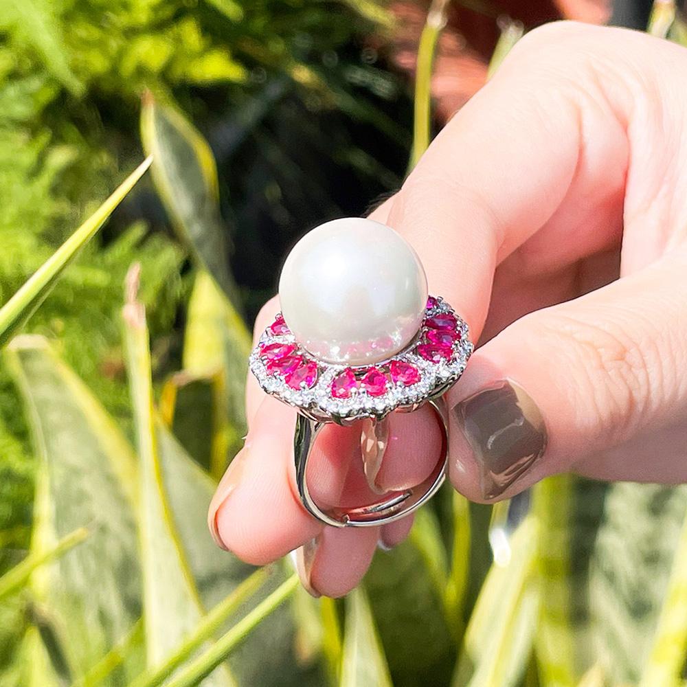 CMM Jewelry Wunderschöner schicker roter Zirkonia-Blume-Ring, rund, klobig, groß, verstellbar, künstlicher Perlenring für Frauen, Party-Schmuck