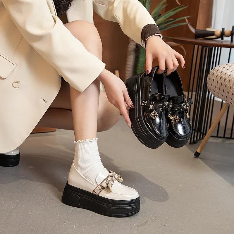 Fashion 2025 Hot Selling New Single Shoe Leather British Style Thick Soles Increase A Slip-on Loafer Women's Shoes