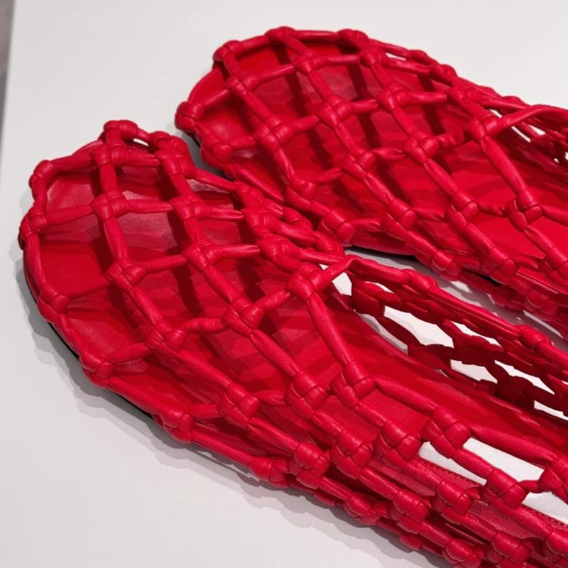 Round Head Sandals Summer Single Shoes Women's 2025 New Low-heeled Flat-bottomed Niche Designer Hollow Woven Mesh Pig Cage Shoes