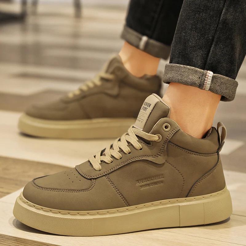 Casual Skateboarding Shoes for Men Trendy Breathable Sneakers Men Mid Top Ankle Boots Men Sports Board Shoes Zapatos De Hombre