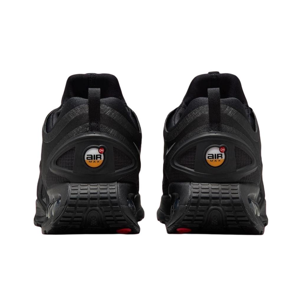 Nike Unisexové tenisky Air Max DN Roam Triple Black Metalicko-stříbrné HQ8605-001