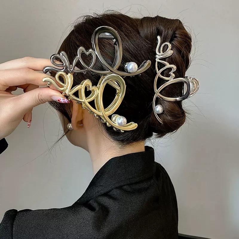 New Fashion Metal Love Star Claw Clip Elegant Hollow Hair Clips Crab Barrettes Hairgrip Hairpins For Women Hair Accessories Gift