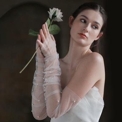 Eleganckie Długie Tiulowe Białe Rękawiczki Bez Palców Ślubne Perły Przezroczyste Rękawki dla Druhny Cienkie Rękawiczki Ślubne Impreza