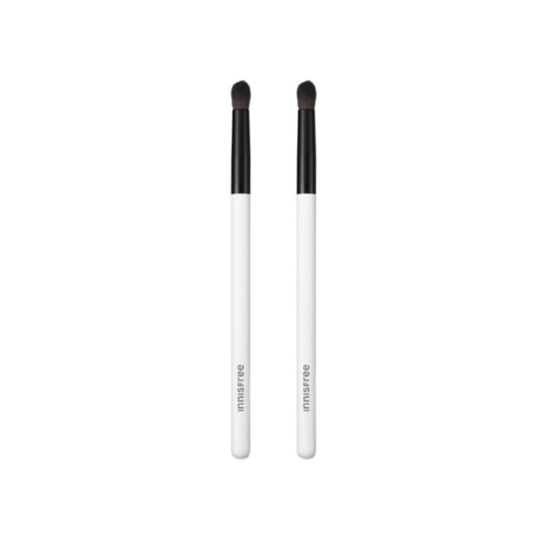 Innisfree Eyeshadow Brush – Contouring / Defining each (1pc) | Single Makeup Brush for Eye Shading & Detailing | Korean Beauty Tool