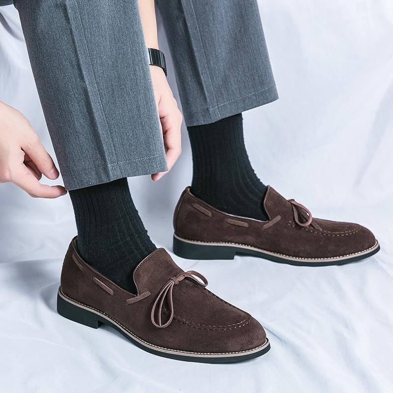 Spring New Casual Men Shoes Fashion Hand Sewn Thread Slip on Loafers Male Leather Shoes Comfortable Thick Soled Outdoor Footwear