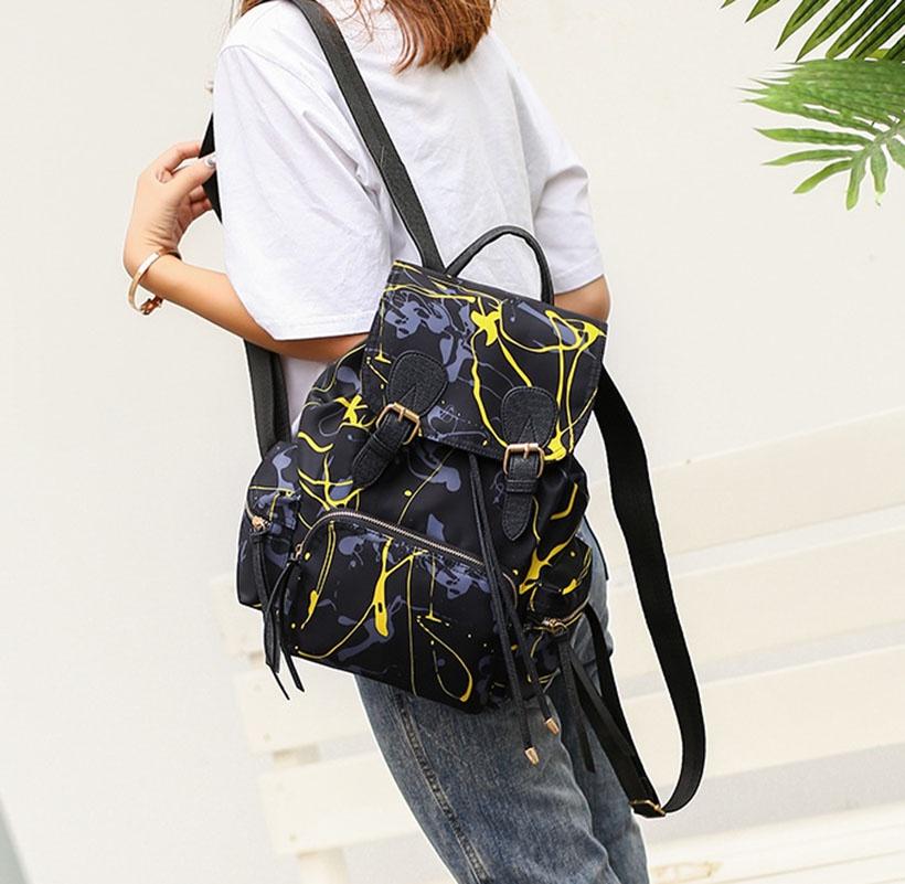 Stilvoller Und Verschleißfester Damen-Nylon-Graffiti-Rucksack Mit Weichem Material