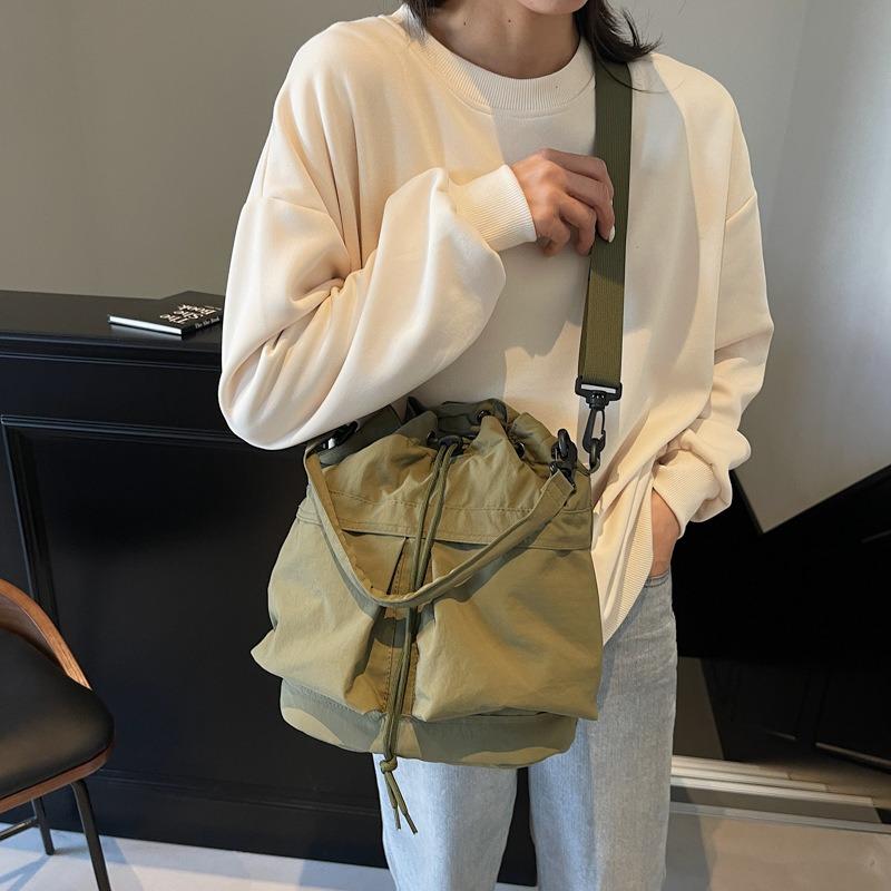 Slack bag women's new versatile shoulder messenger bag popular portable bucket bag backpack