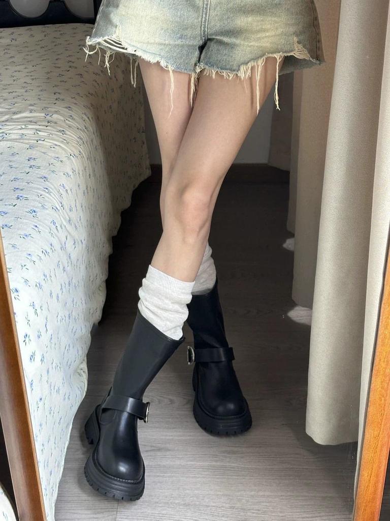 Retro Thick-Soled Slip-On Martin Boots for Women - 2025 Autumn Slimming, Versatile, Height-Enhancing Design