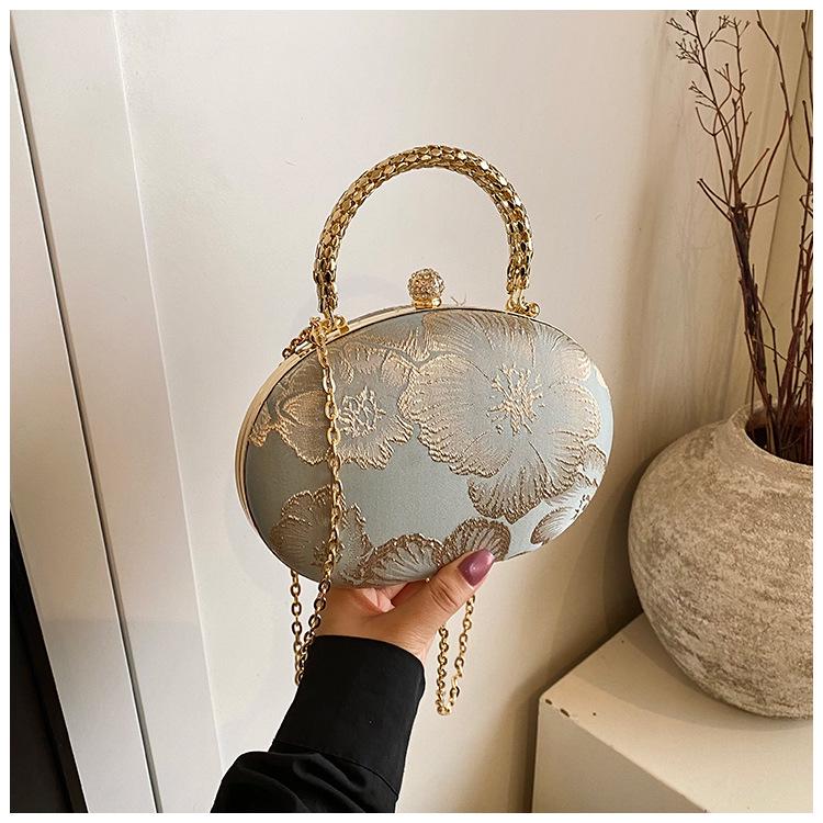 2025 New Heart-Shaped Embroidered Chain Evening Bag - Mini Crossbody & Versatile Cheongsam Handbag for Women