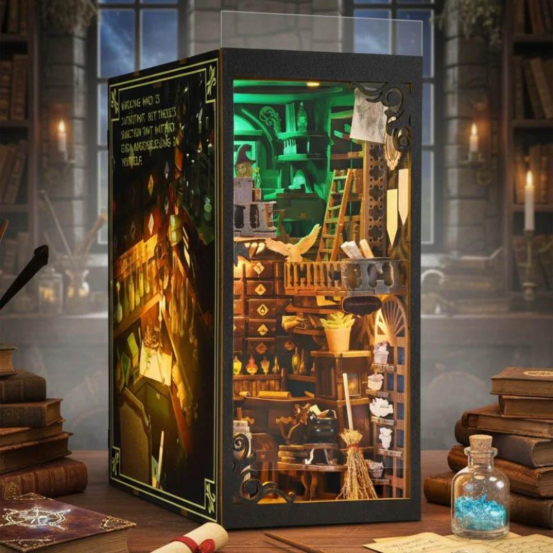 Book Nook Miniature House - Magic Academy*
