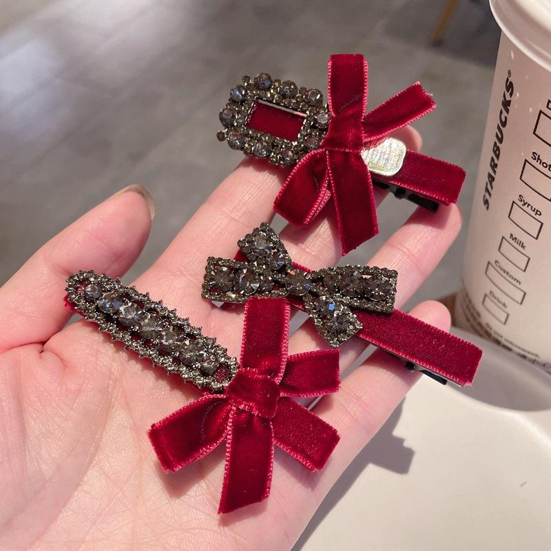 2Pcs Red Black Velvet Bow Rhinestone Hair Clip Women New Year Atmosphere Retro Duckbill Clip Fashion Hair Accessories Gift
