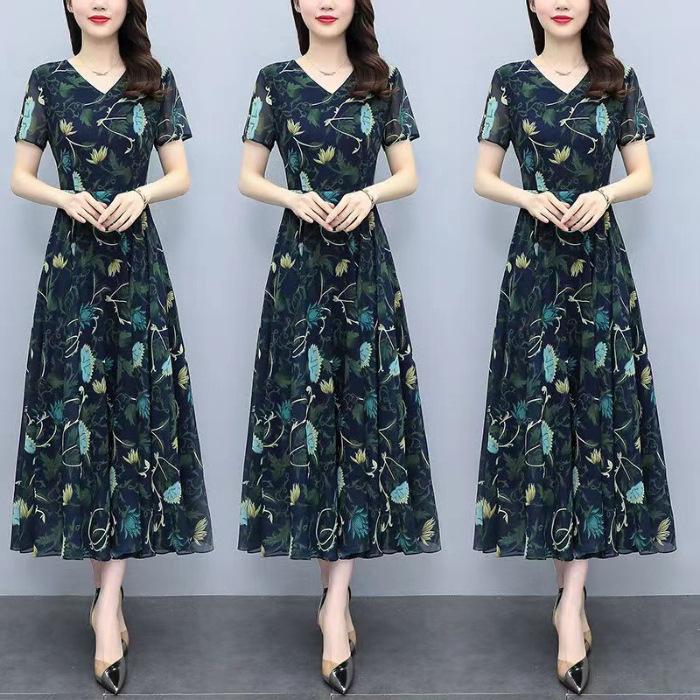 

In the new floral dress in summer, the mother s large size fat mm waist is thin and covers the meat. Fashion long dress L
