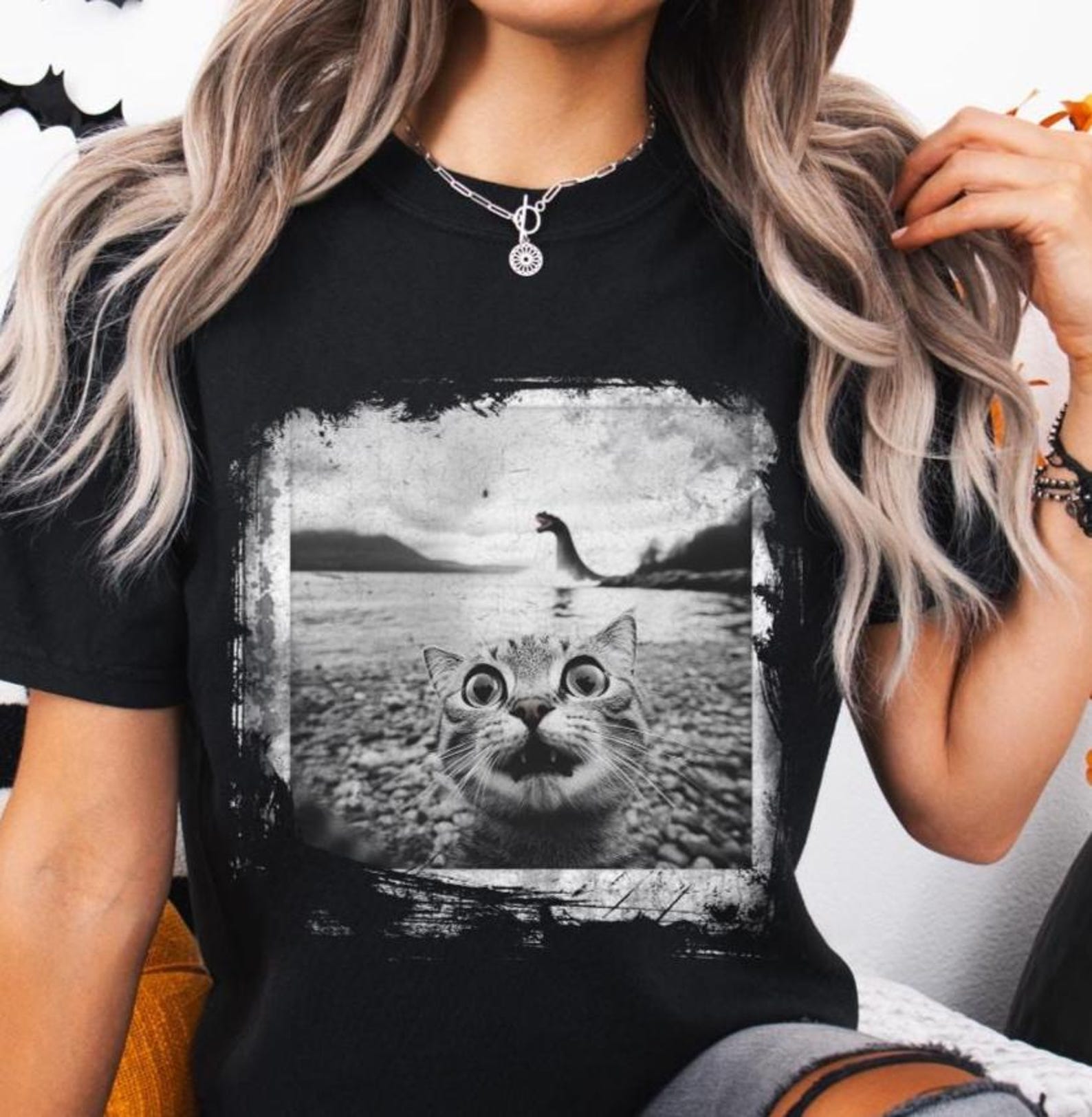 Found Footage Selfie Cat Loch Ness Monster Shirt, Selfie Cat Halloween Line, Cat lover Shirt, Loch Ness Monster Shirt, Halloween Horror Gift 2XL