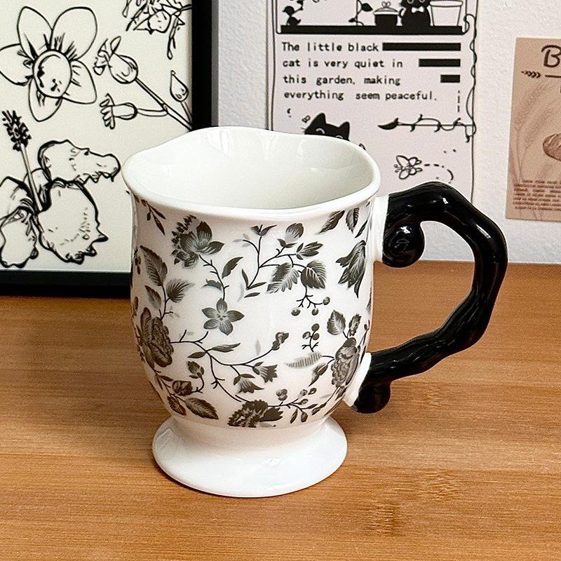 

Ceramic Retro Goblet with Spoon High Value Mug Souvenir Gift Cup Office Coffee Cup Household Water Cup 301-400ml