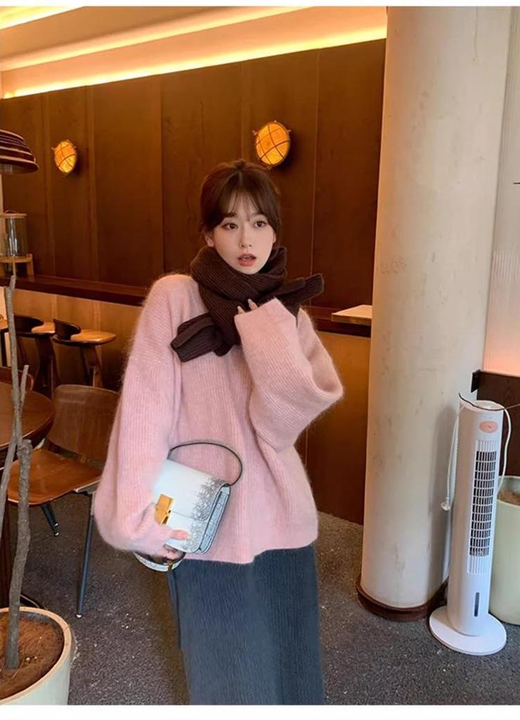 Women's High-End White V-Neck Pullover Sweater - Soft, Loose, Cozy Knit for Autumn/Winter Layering