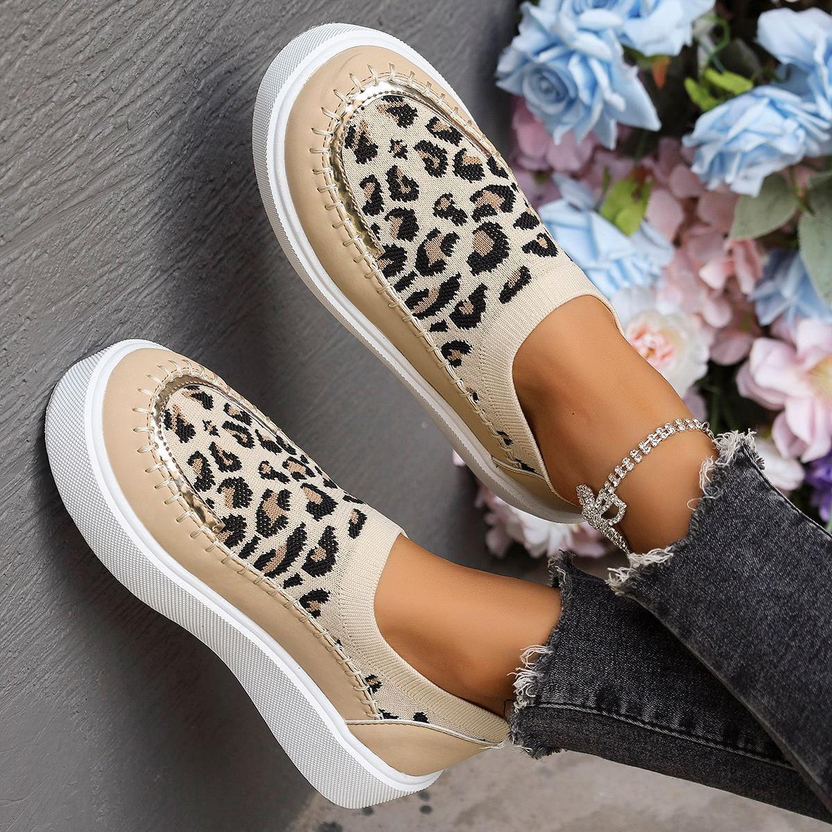 Large size casual single shoes new spring and autumn European and American foot-fitting thick-soled European and American low-heeled single shoes 36 3216₽