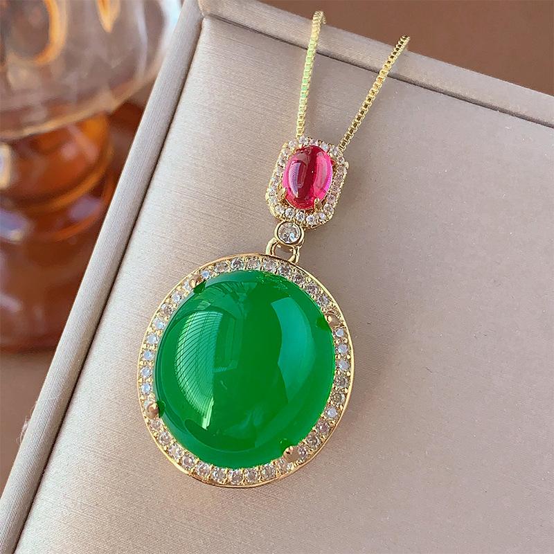 Jewelry Simulation Corundum Green Chalcedony Plain Retro Gold Pendant 18 * 20