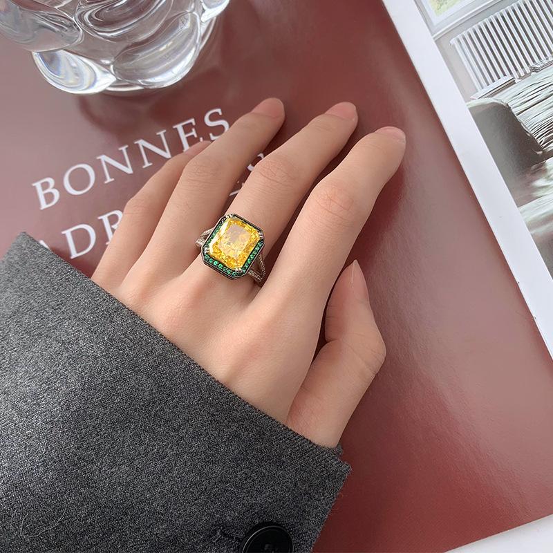 Jewelry Copper Bottom Gold-Plated Ice Flower Cut High Carbon Diamond Square Temperament Ring Women 10 * 12