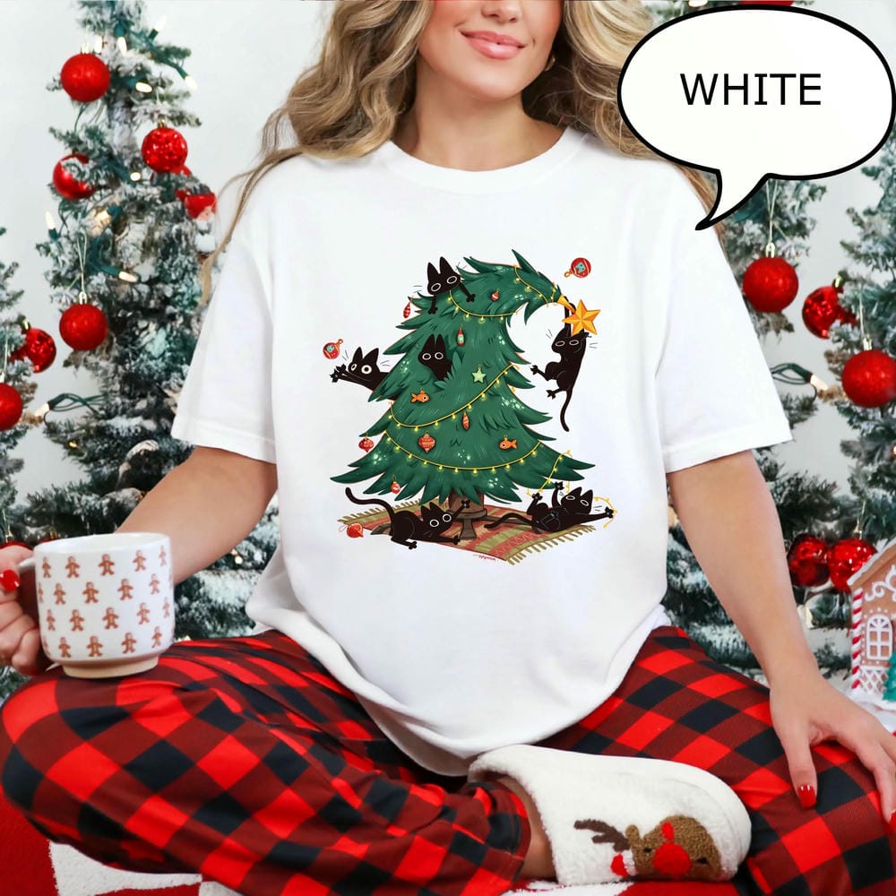 Christmas Tree and Cat Tshirt Cute Christmas Shirt For Women Cat Lover Xmas Gift For Christmas Y2K Unisex Shirt Streetwear