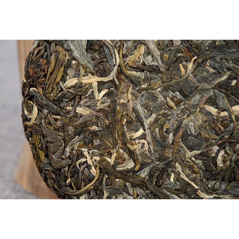 Yunnan Pu'er Tea 100g Islandský starověký strom Raw Tea Cake Pu'er Raw Tea Cake