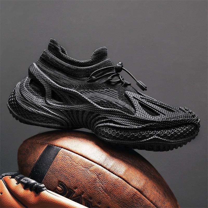 The New Men's Shoes for The Summer and Autumn of 2025 Feature Breathable Mesh and Personalized, Trendy Flying Woven Shoes