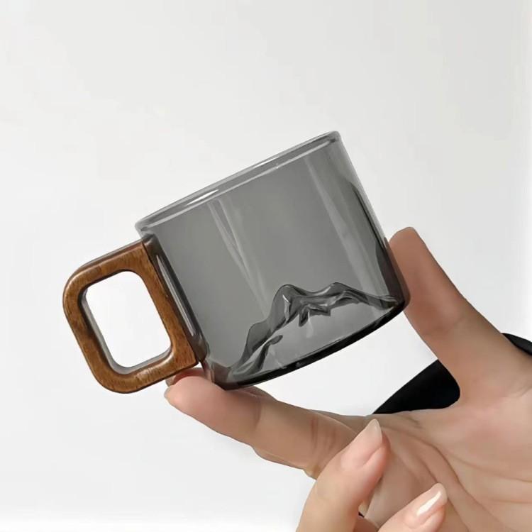 High Borosilicate Glass Small Tea Cup for Household Hospitality Heat resistant Glass Sketch Cup Small Capacity with Mountain Wood Handle Tea Cup