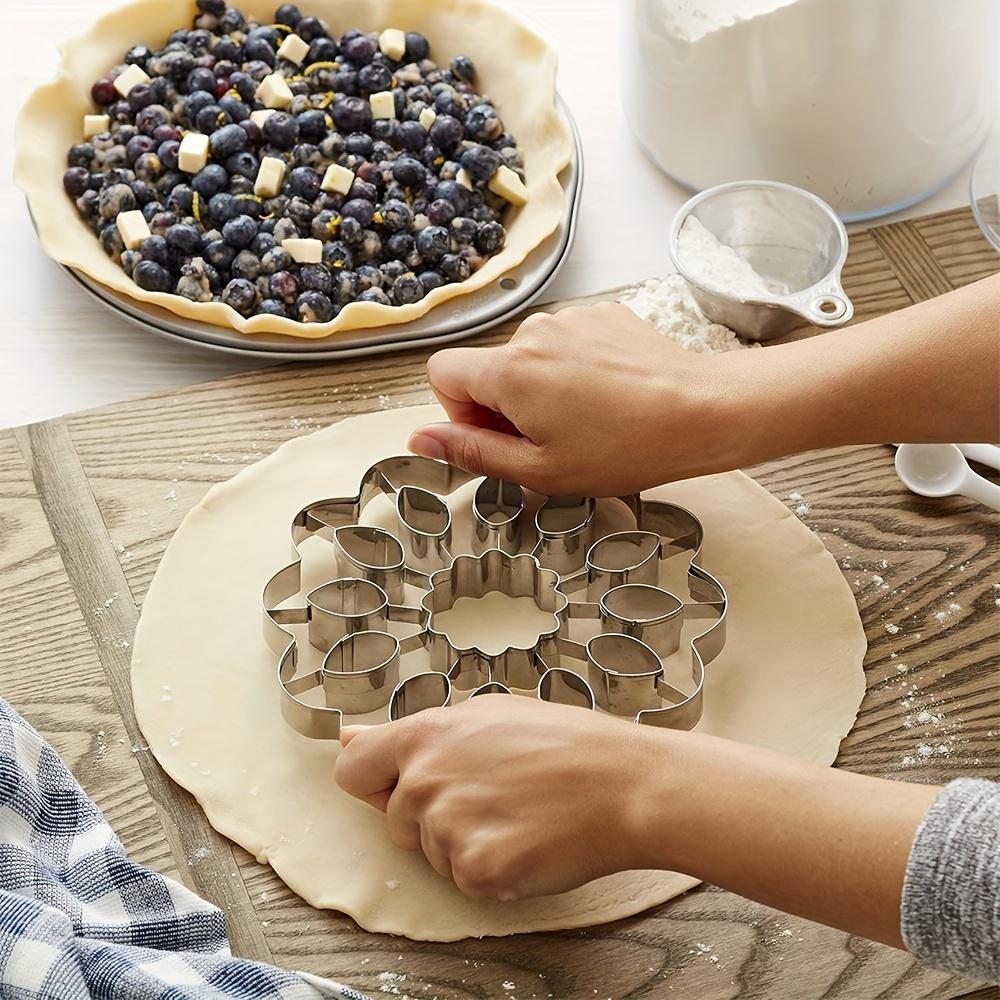 Sunflower Stainless Steel Pie Cutter - Perfect for Baking,Holiday Parties & Quick Pies | Ideal Kitchen Gadget for Christmas & Thanksgiving,Baking Tool