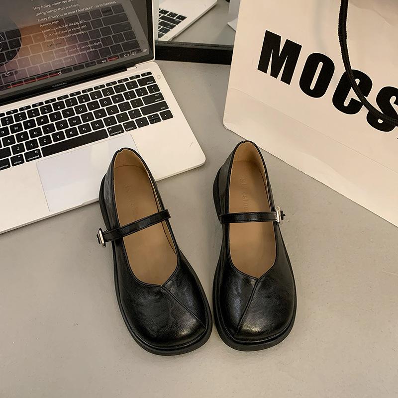 New flat-bottomed Mary Jane small leather shoes women's new spring and summer skirt white gentle single shoes