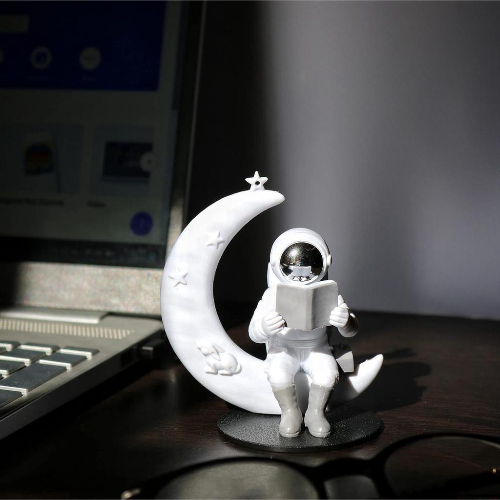 Cute Outer Space Astronaut Figurine Action Figure Toys Statue for Showpiece Home Living Room Decor Office Desktop Decoration Car Dashboard