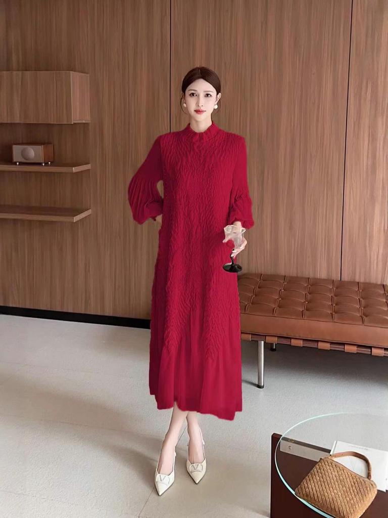 Elegant Plus Size Pleated Evening Gown with Stand-Up Collar and Embroidered Lantern Sleeves