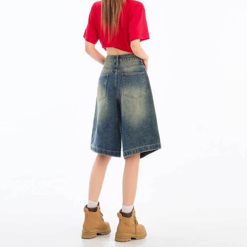 Shorts in Denim Lavato Retrò da Donna, Stile Estate 2025, Vestibilità Larga, Snellente, alla Moda, Lunghezza Media.