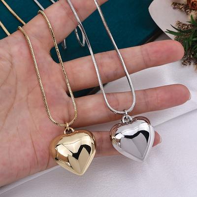 Popular Supply Love Necklace Female Versatile High-end Golden Peach Heart-shaped Collarbone Chain