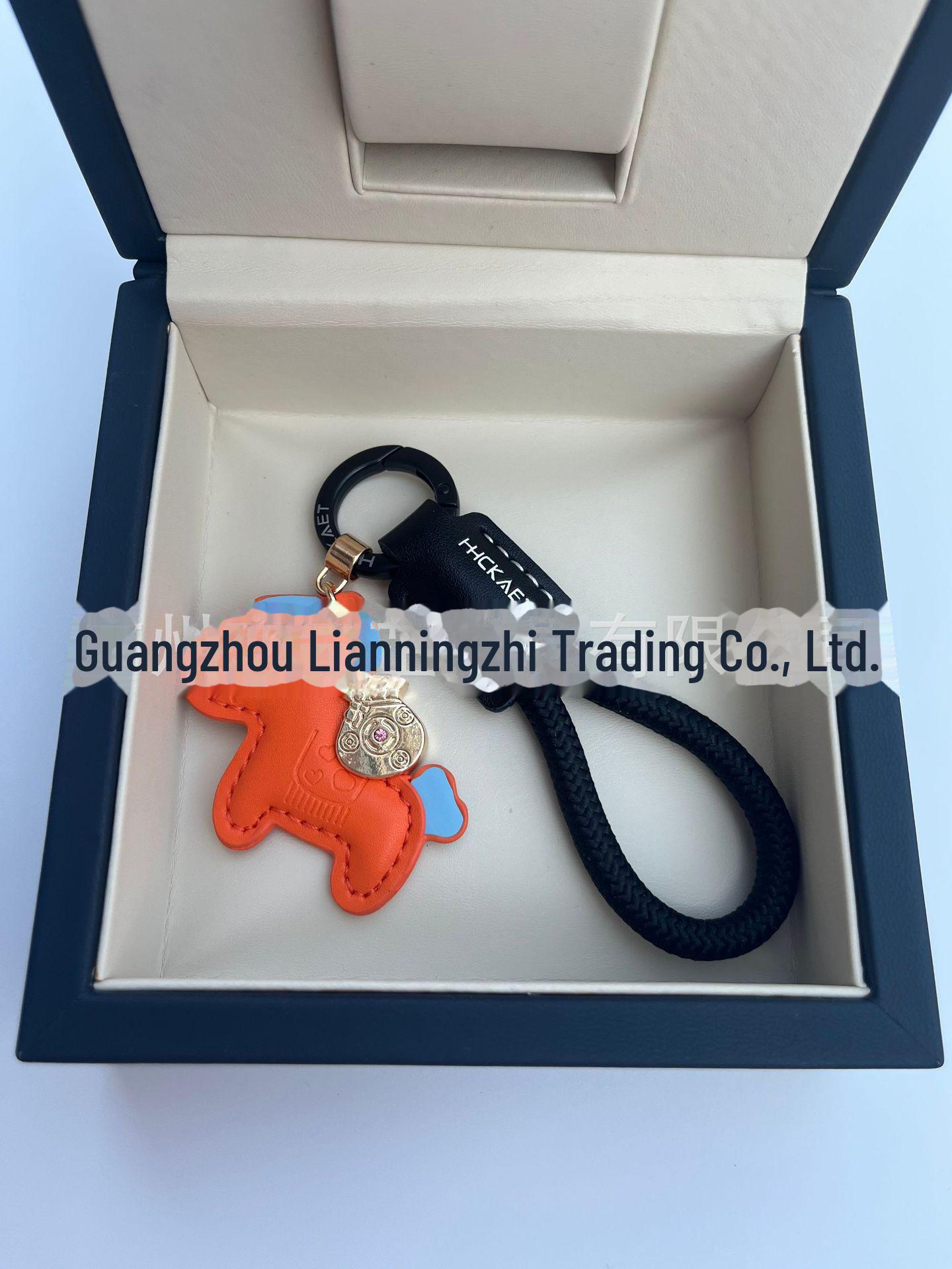 

Брелок из коровьей кожи с мгновенным предсказанием: Креативный, изысканный, парный подарочный кулон