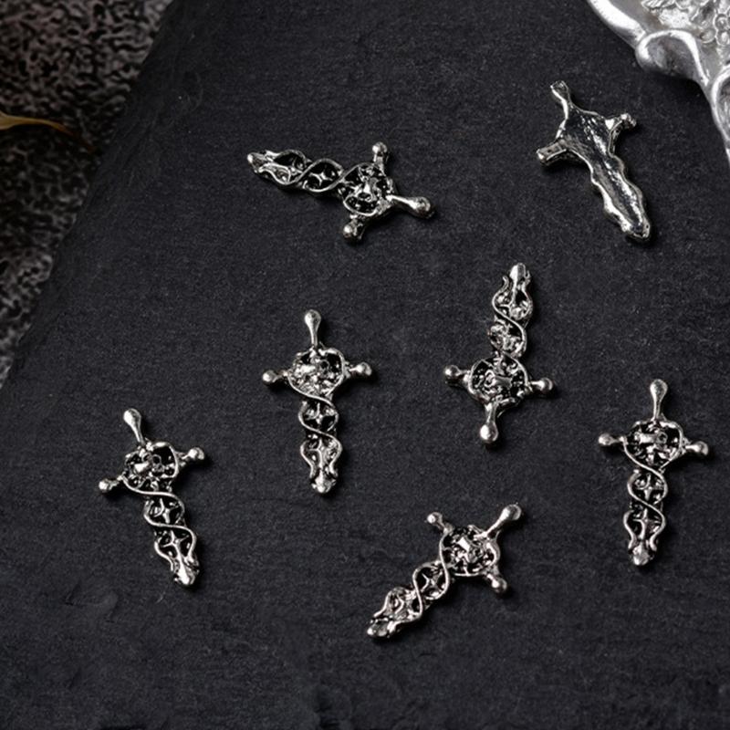 

10Pcs/set Vintage Skull 3D Nail Art Heart Nail Tips Decorations 3D Nail Charms Manicure Nail Art Decoration for Women