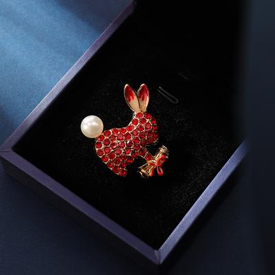 Broche lapin haut de gamme pour femme, petite broche Hanfu Cheongsam, accessoire pour corsage rouge de l'année de la naissance