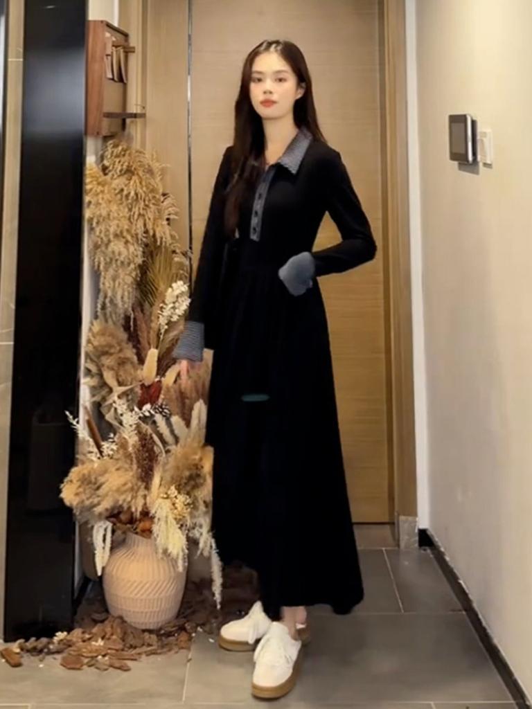 Black splicing Polo neck knitted dress women's autumn and winter long-sleeved waist skirt retro temperament a-word long dress