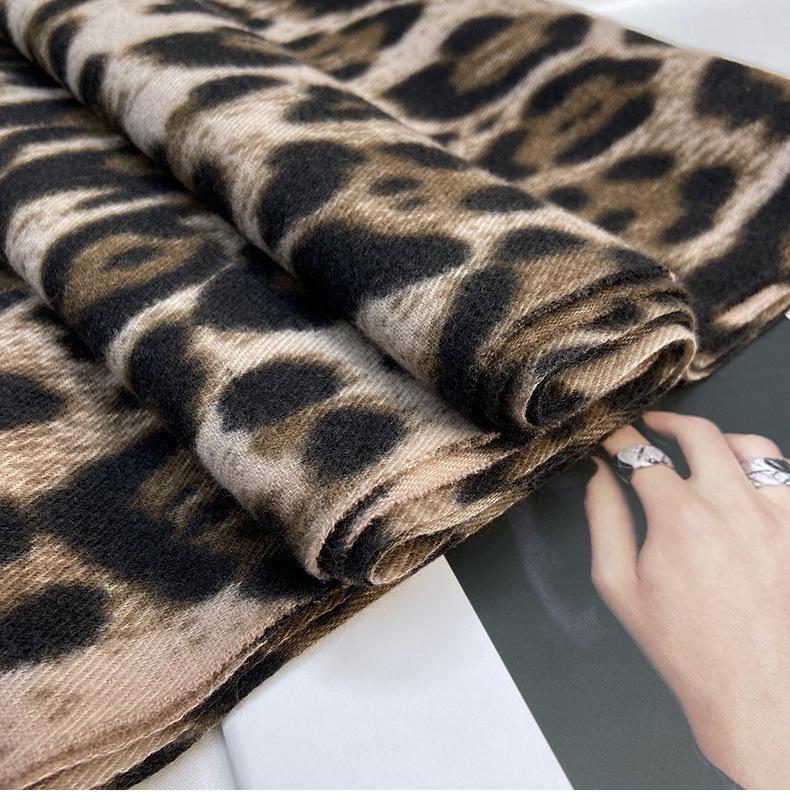 Leopard Print Women's Scarf - Autumn/Winter Thick Imitation Cashmere Shawl with Tassels - Classic European & American Style, Versatile & Warm.