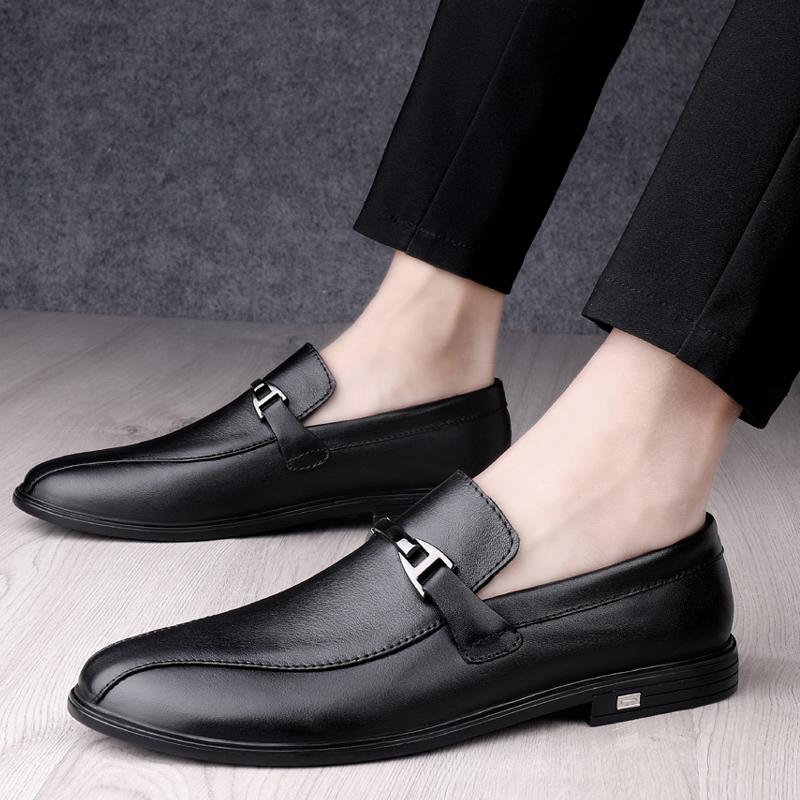 Fashion Luxury New Men's Pointed Dress Shoes Soft Soles Comfortable Flat Bottoms Loafers Men's Business Casual Shoes Elegant Brown