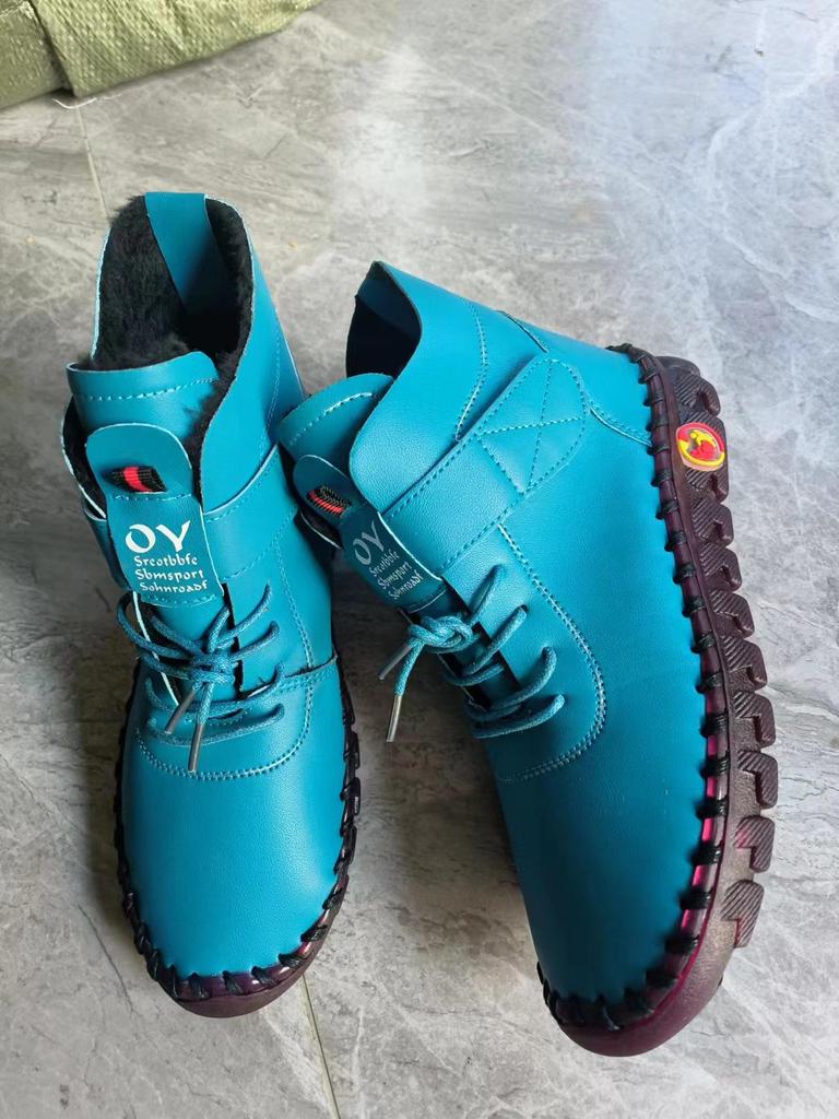 Women's Large Cotton Hand-Stitched Plush Warm Short Boots with Thick Cowhide Soles - Soft and Comfortable.